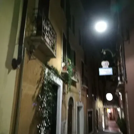 Dreamy Apartment Tre Corone Old Town Desenzano del Garda Extérieur photo